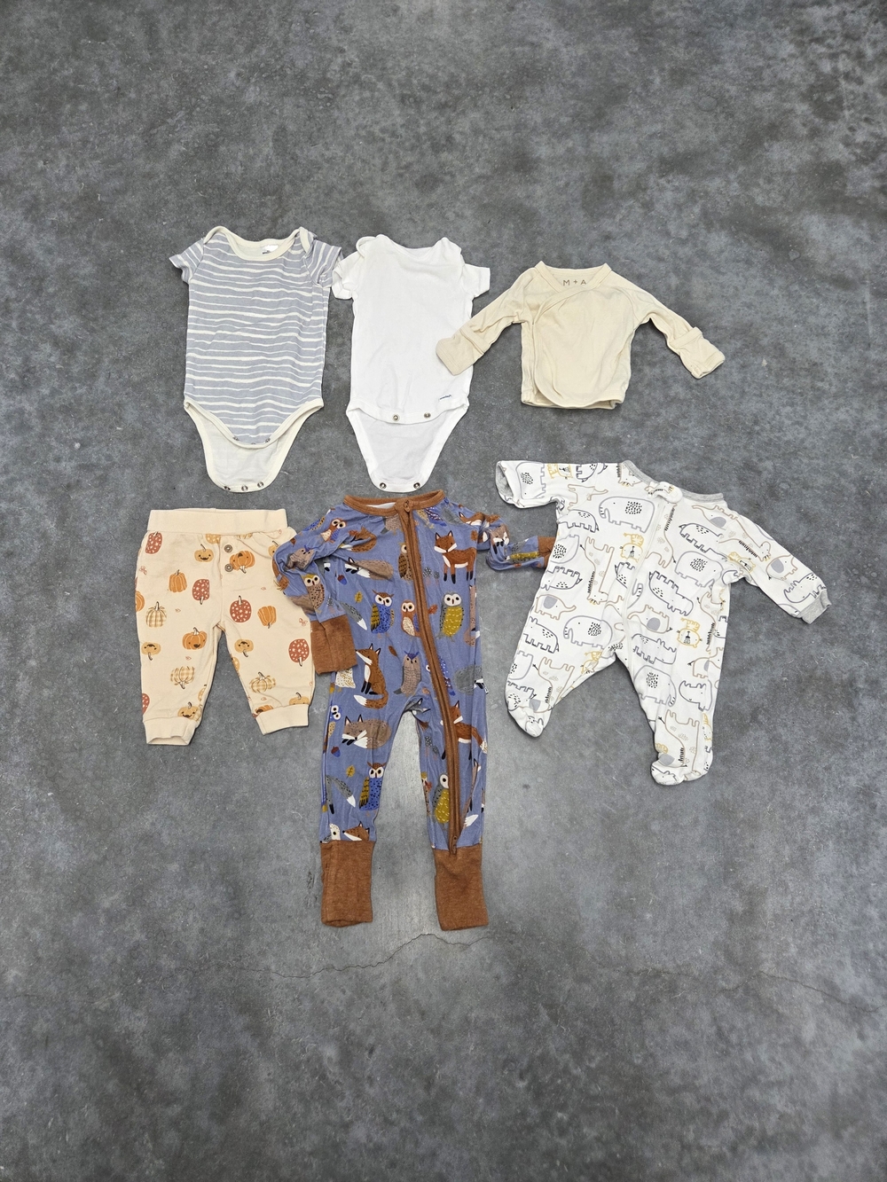 Lot Of Miscellaneous Boy Gently Used Clothes Clothes O-3 Months